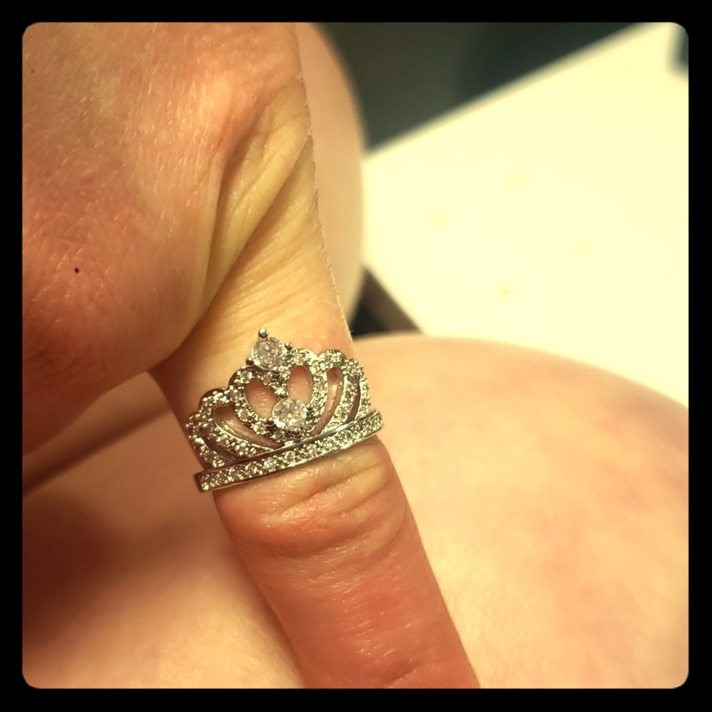 Silver crown ring